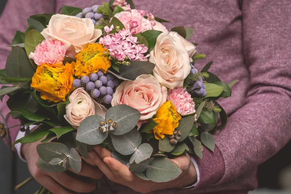 A Guide to 12 Birthday Month Flowers and Their Meanings
